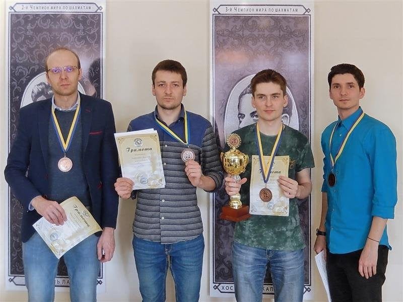 От детского увлечения до «Антологии днепропетровских шахмат»: как программист из Днепра развивает шахматное сообщество, фото-3