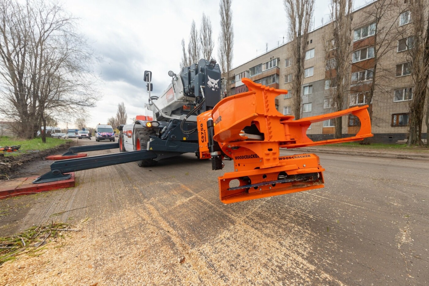 В Днепре появился "робот-трансформер" для устранения аварийных деревьев, - ФОТО, фото-14