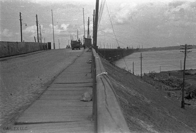 Комендантский час и расстрелы: как жили в оккупированном Днепре 80 лет назад, - редкие фото, фото-11