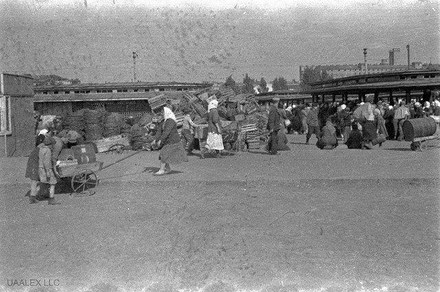 Комендантский час и расстрелы: как жили в оккупированном Днепре 80 лет назад, - редкие фото, фото-6