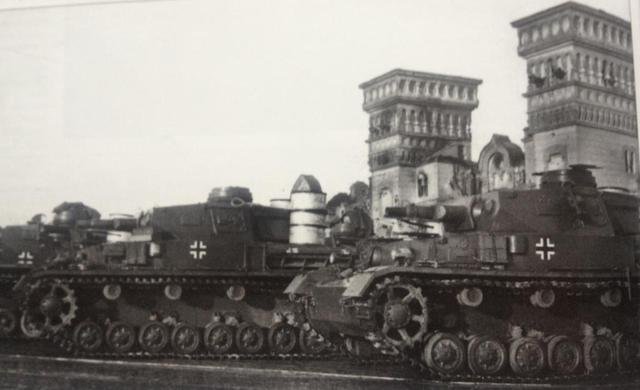 Комендантский час и расстрелы: как жили в оккупированном Днепре 80 лет назад, - редкие фото, фото-4