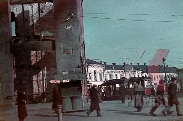 Комендантский час и расстрелы: как жили в оккупированном Днепре 80 лет назад, - редкие фото, фото-2
