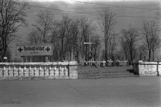 Комендантский час и расстрелы: как жили в оккупированном Днепре 80 лет назад, - редкие фото, фото-8