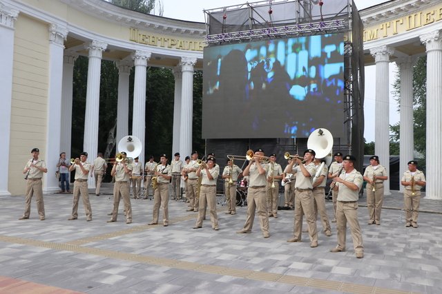 Мировые звезды и десяток локаций: начался трехдневный фест..., фото-13 Мировые звезды и десяток локаций: начался трехдневный фестиваль «Джаз на Днепре - 2021», фото-13