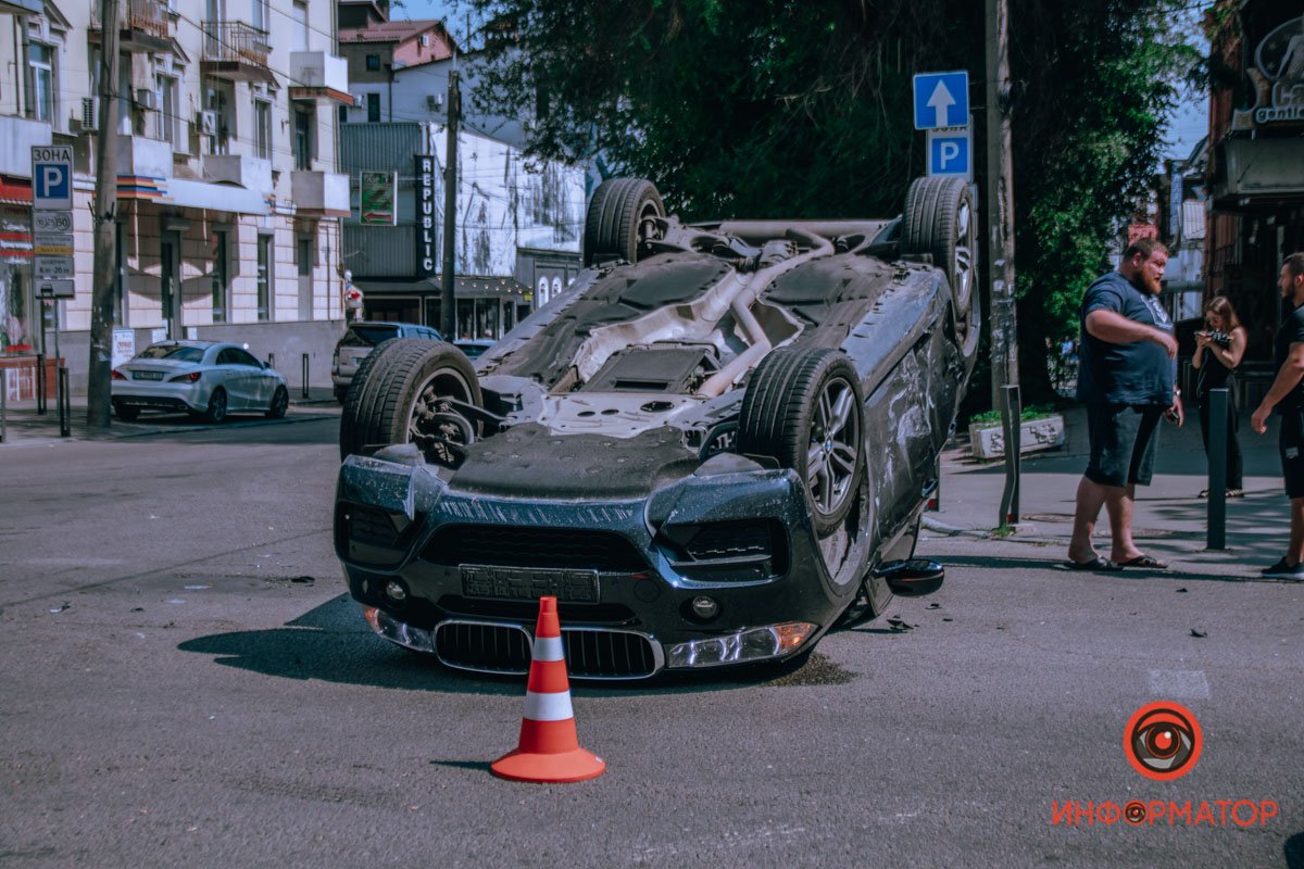В центре Днепра от столкновения с Hyundai, BMW отлетел и приземлился на крышу , фото-4
