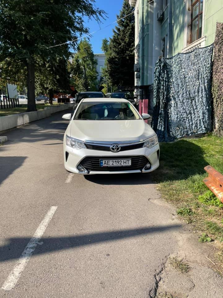 В Днепре родители школьников на авто въехали в экспозицию музея АТО: подробности, фото-1