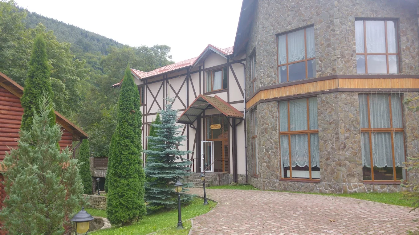 Відпочинок у Карпатах, Львові та Львівській області: готел..., фото-85 Відпочинок у Карпатах, Львові та Львівській області: готелі, бази відпочинку, SPA, басейни та розваги, фото-85
