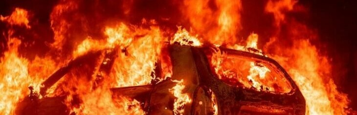 Под Днепром сгорел Toyota Highlander директора 