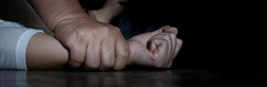 Под Днепром девушку изнасиловали в заброшенном садике: подробности