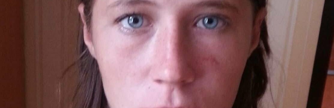 Скрывается от полиции: в Днепре и области разыскивают 21-летнюю воровку