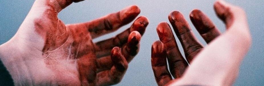 В Днепропетровской области мужчина убил лопатой человека на глазах у ребенка: подробности