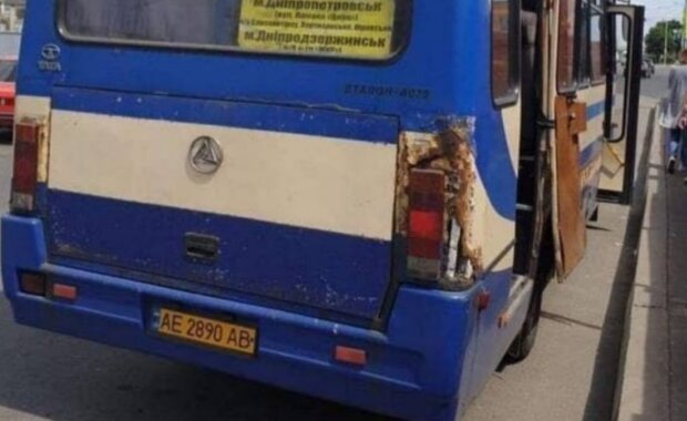 Маршрутка-зомби взяла в плен днепрян: автобус одного из маршрутов вызывает опасение у пассажиров