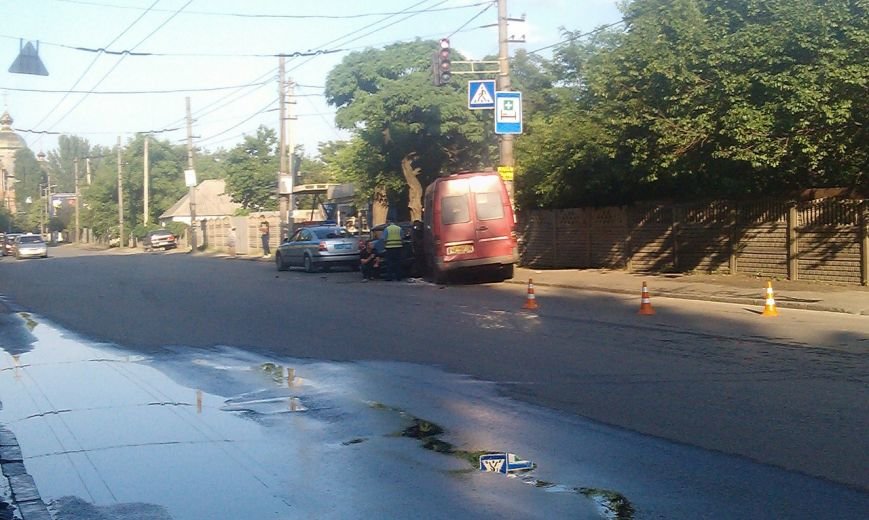 В Днепропетровске произошла авария на ул. Воронцова (фото) - фото 1