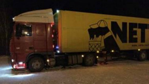 Из Днепропетровска в зону АТО пытались мпереправить рекордную партию водки (фото) - фото 1 Из Днепропетровска в зону АТО пытались мпереправить рекордную партию водки (фото) - фото 1